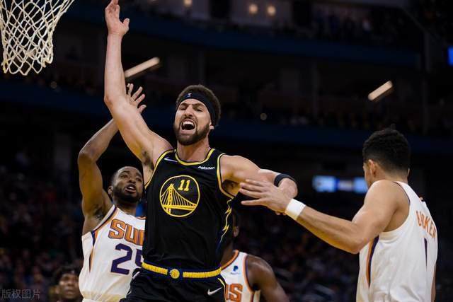 米乐-【现场】抛开离奇失误不谈 勇士防守的回归让人欣喜